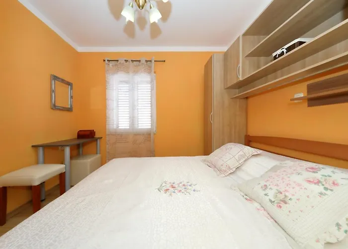 Simeone Apartment